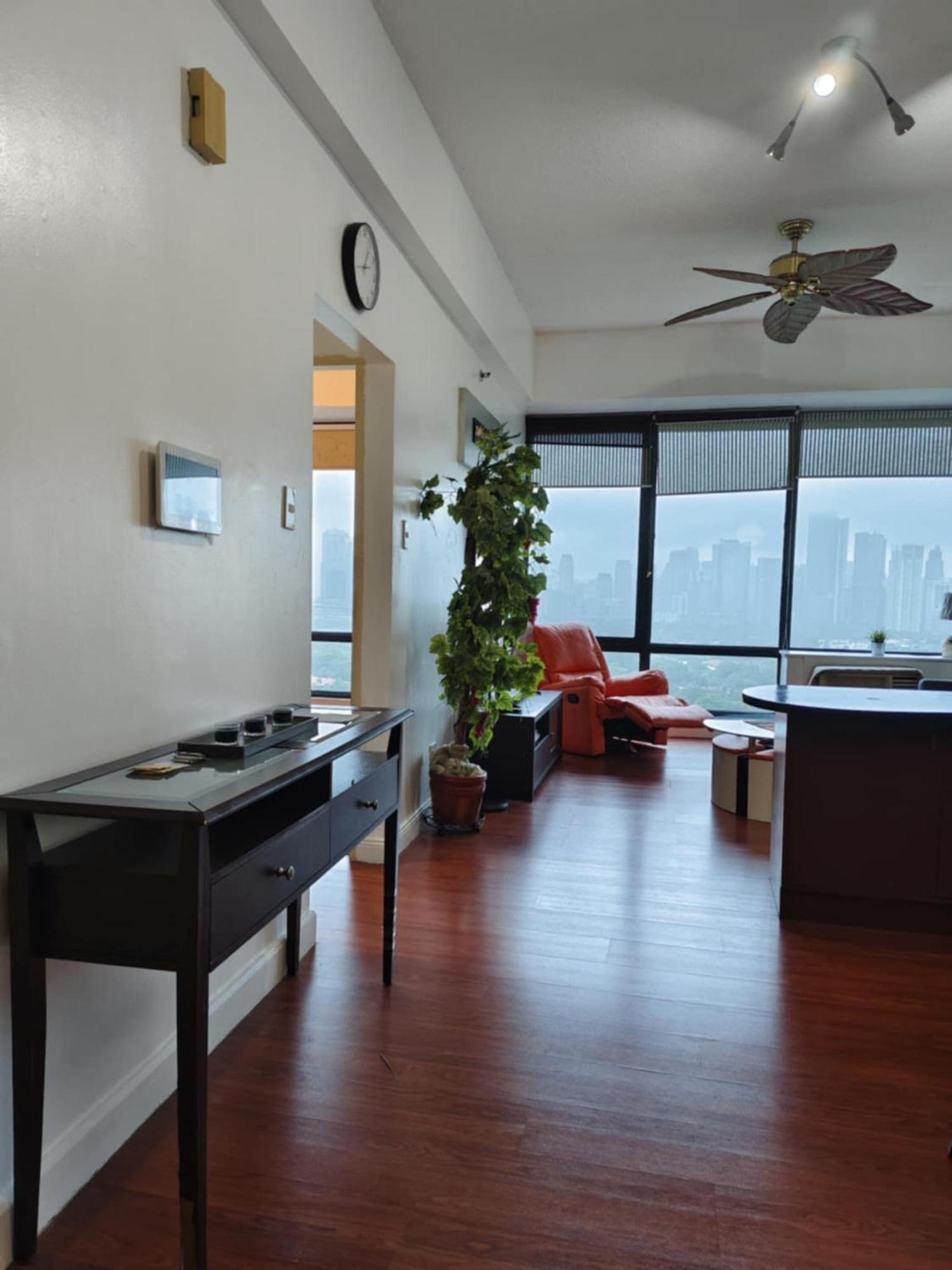 Bellagio One Bedrroom Bgc Burgos Circle By Christine Suites Ph Taguig Exterior photo